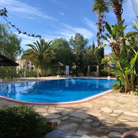 Schoenes 3 Zimmer Apartment, Meerblick, Pool, Freies Wlan Пейя Экстерьер фото